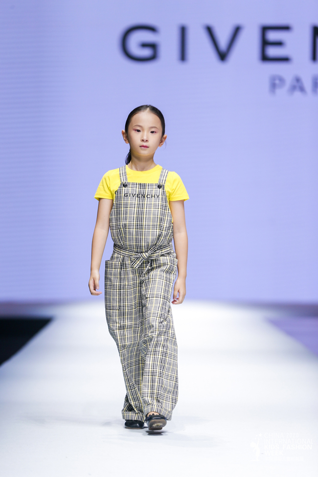 Little Space“融生”发布秀亮相中国国际儿童时尚周 演绎“多样化”文化时尚