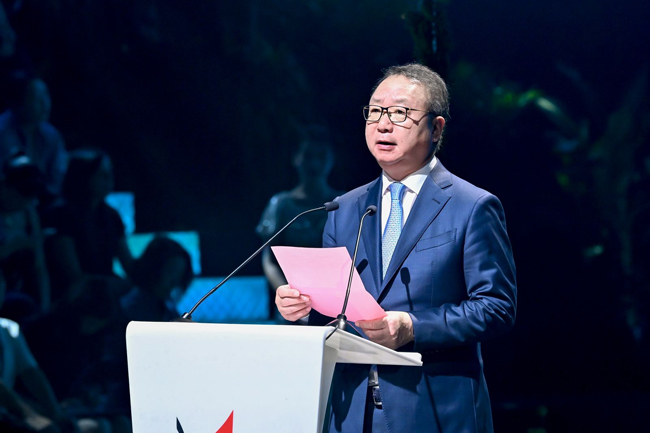奔赴“未来之境”开幕大秀，拉开2023柯桥时尚周(秋季)大幕