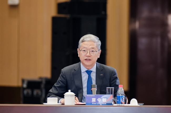 共谋全球纺织产业新格局!2025知名企业家圆桌会议柯桥召开