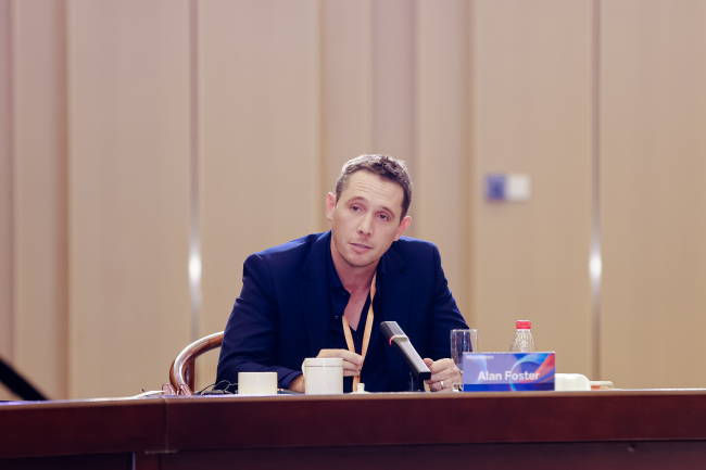 共谋全球纺织产业新格局!2025知名企业家圆桌会议柯桥召开