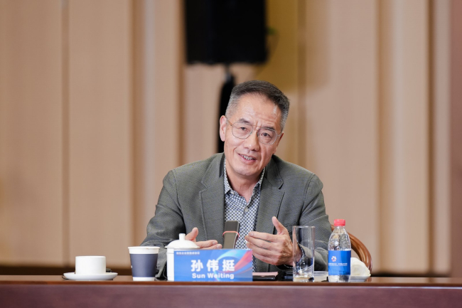 共谋全球纺织产业新格局!2025知名企业家圆桌会议柯桥召开