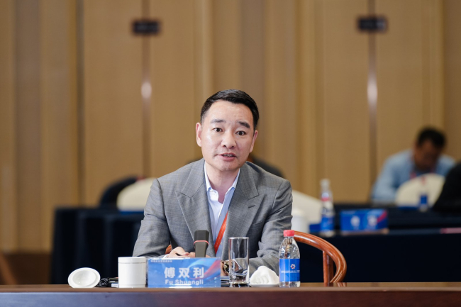 共谋全球纺织产业新格局!2025知名企业家圆桌会议柯桥召开