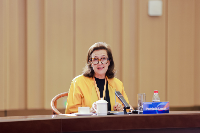 共谋全球纺织产业新格局!2025知名企业家圆桌会议柯桥召开