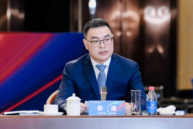 共谋全球纺织产业新格局!2025知名企业家圆桌会议柯桥召开