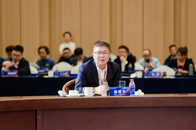 共谋全球纺织产业新格局!2025知名企业家圆桌会议柯桥召开